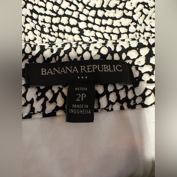 Banana Republic Petite Abstract Animal Print Pencil Skirt - Picture 9 of 9